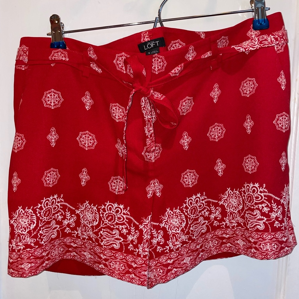 Loft- Ann Taylor Red Print Shorts